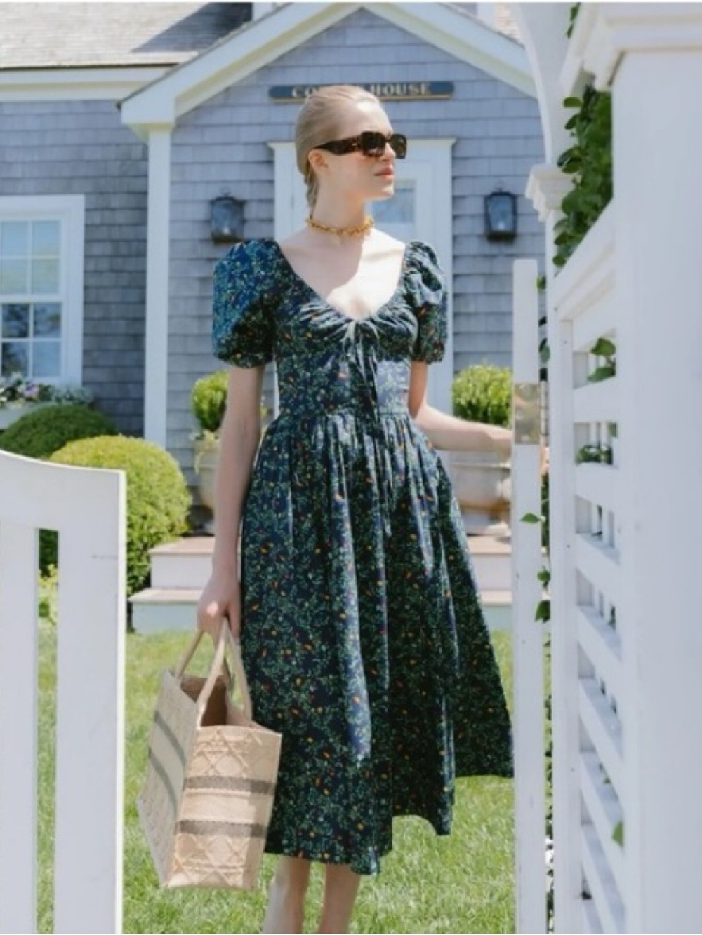 Hill House Ophelia Dress in Rare Midnight
Garden Print Size Small Romantic